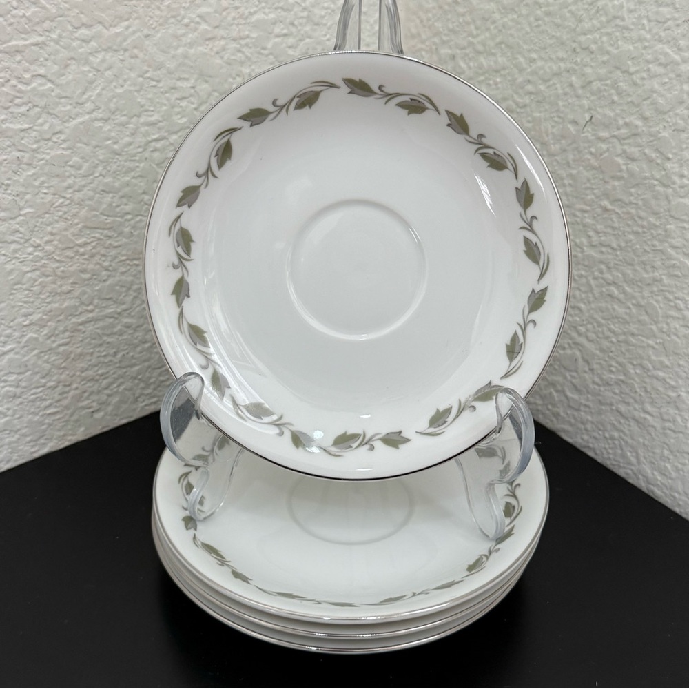Set Of 4 FLAIR Irene 4149 Japan Sage Wreath Leaf Design Saucer 5.75” Plate
